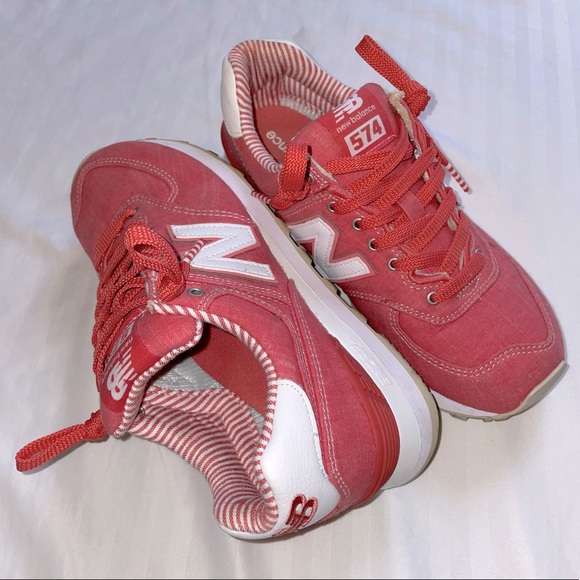 Women’s New Balance Shoes - Picture 2 of 3